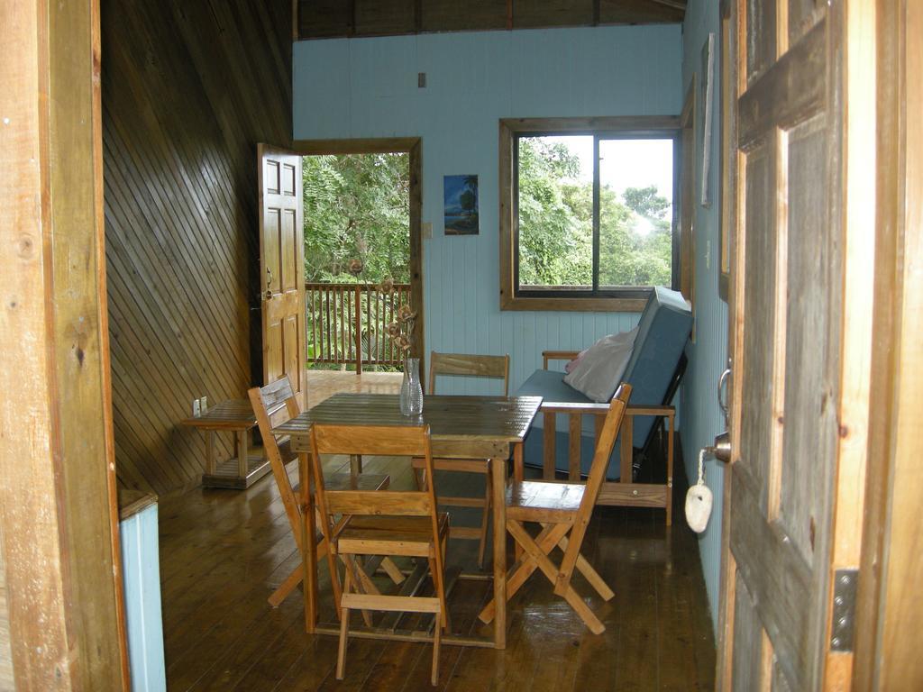 Apartments Chez Milady Utila Exteriör bild